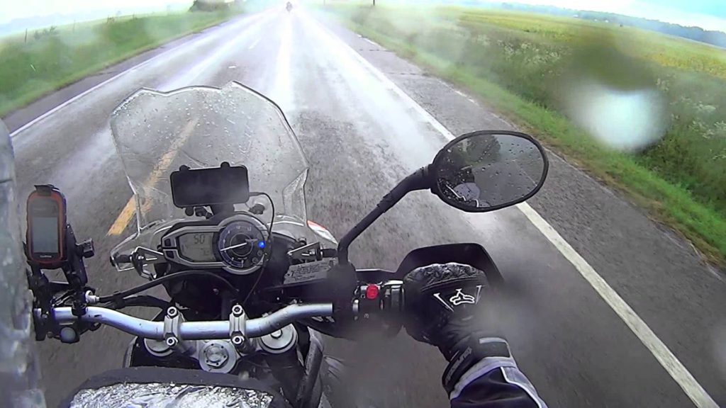 How-to-Ride-Your-Motorcycle-in-the-Rain-2