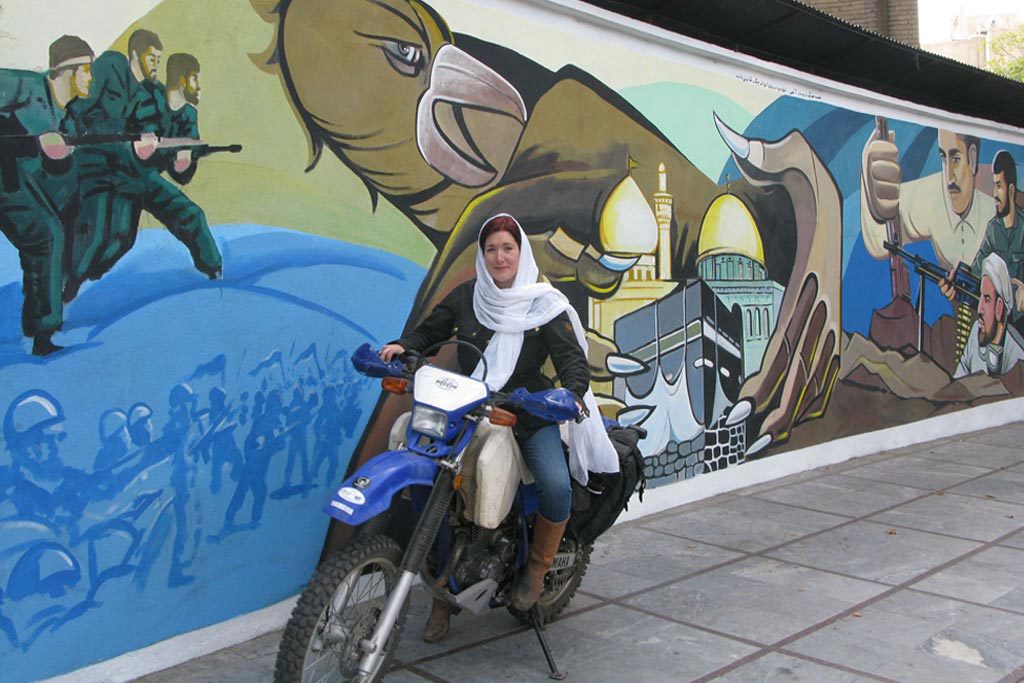 iran-mural